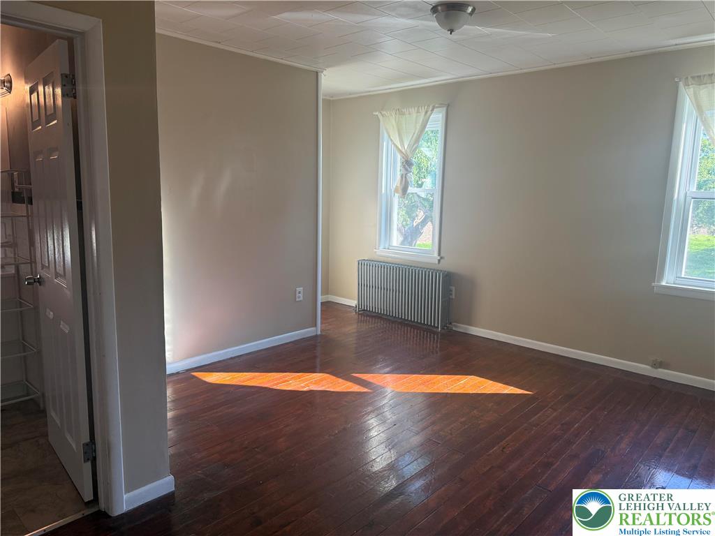 9175 Haaf Road 1 - Right