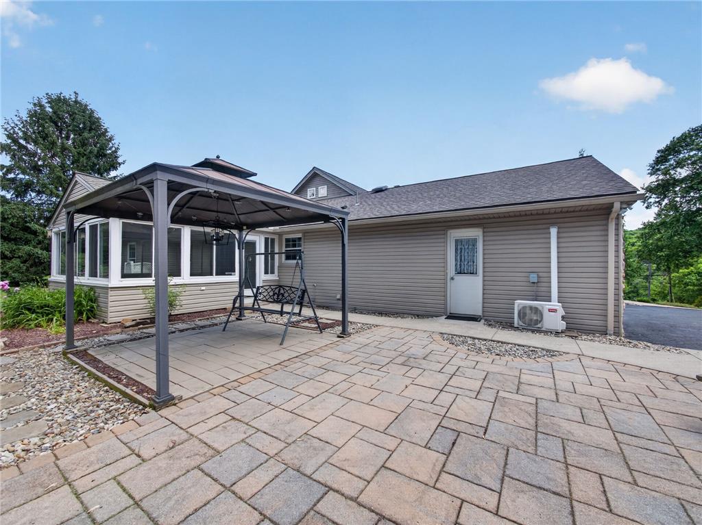 4701 Main Road West