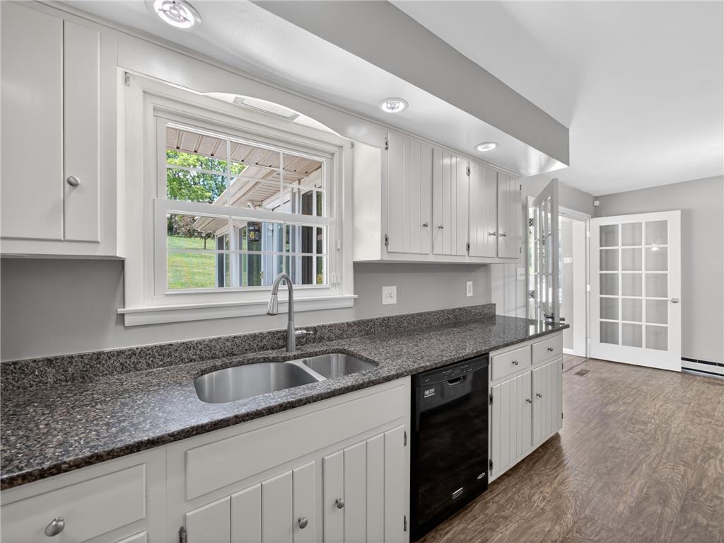 4701 Main Road West