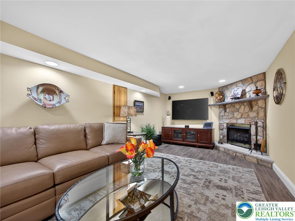 4180 Newport Drive