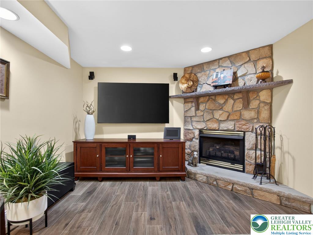 4180 Newport Drive