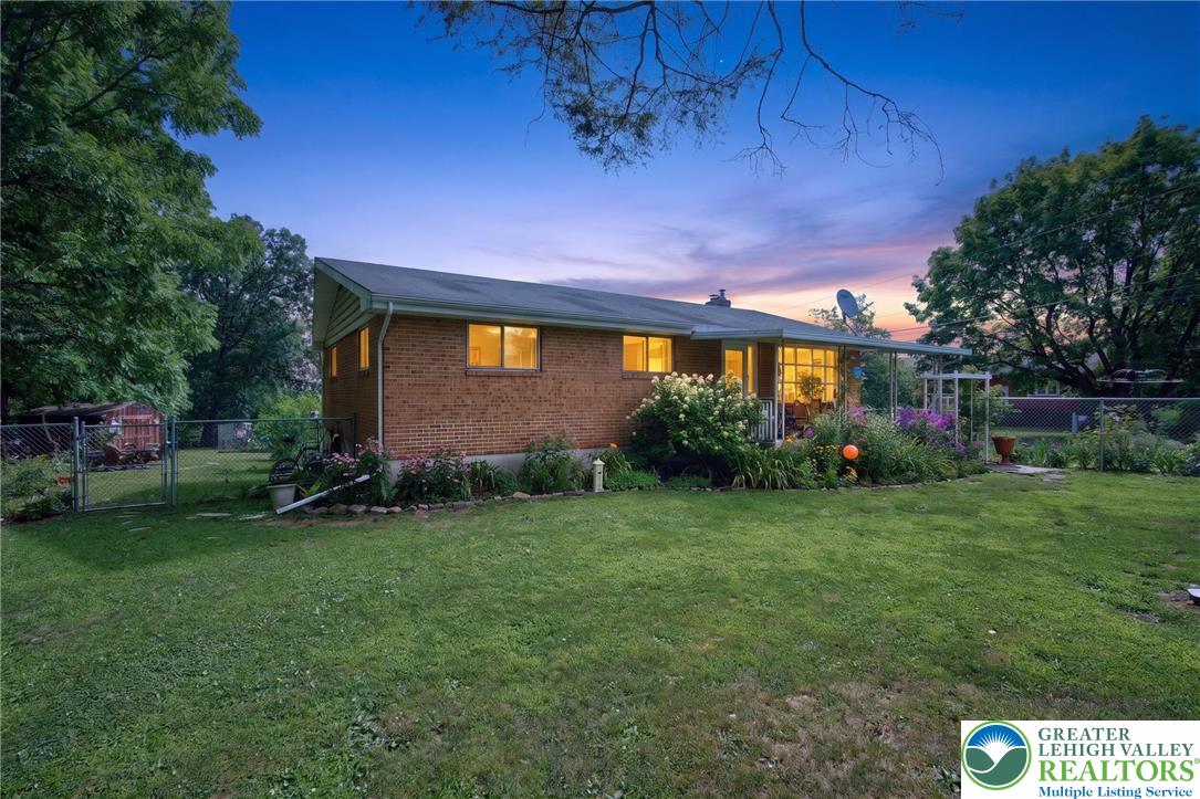2944 Edgewood Court