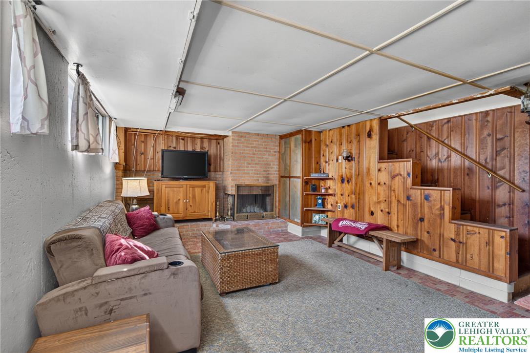 2944 Edgewood Court