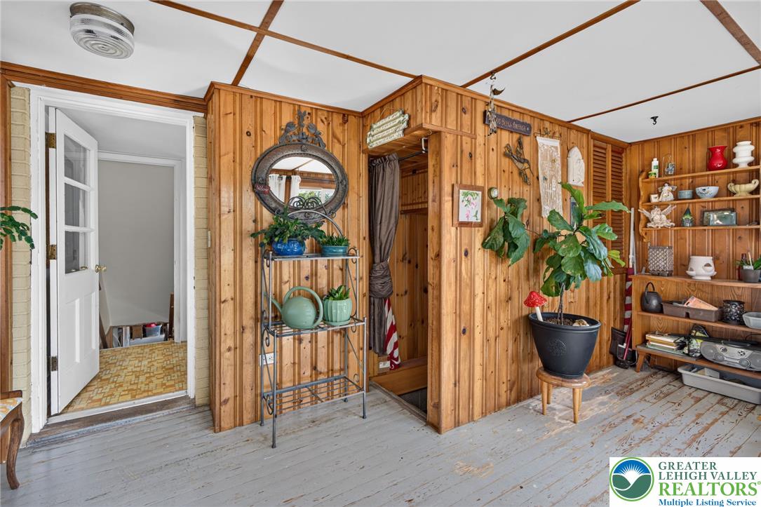 2944 Edgewood Court