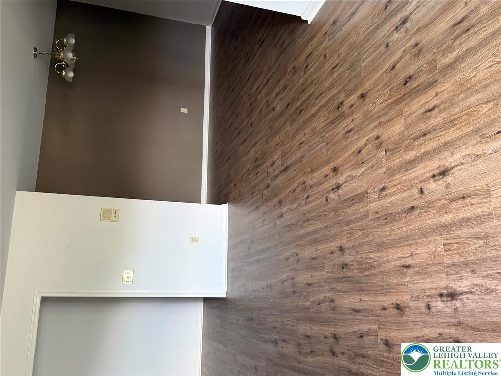 916 Cold Spring Road 4