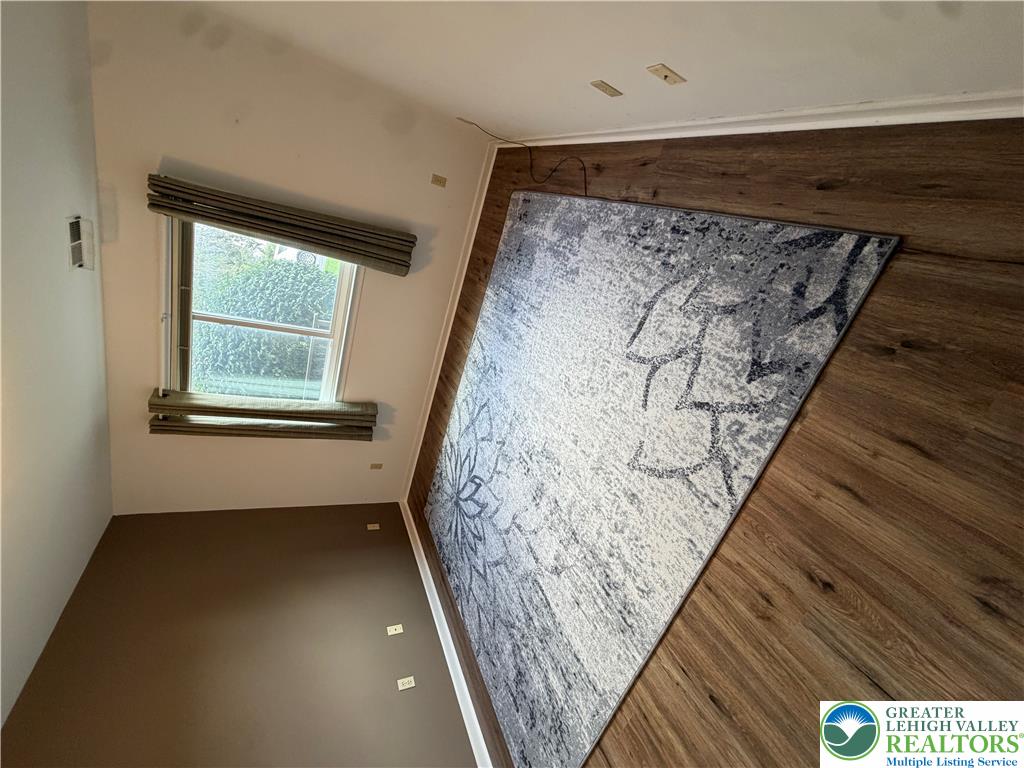 916 Cold Spring Road 4