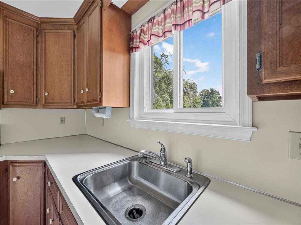 916 Cold Spring Road 4