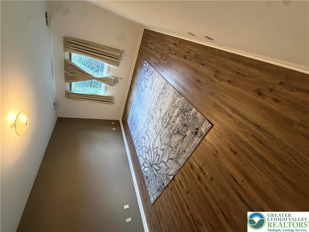 916 Cold Spring Road 4