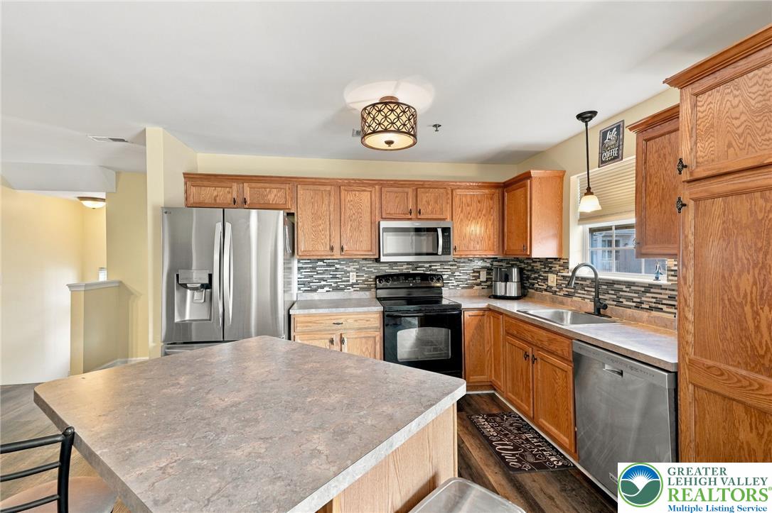 7120 Pioneer Drive