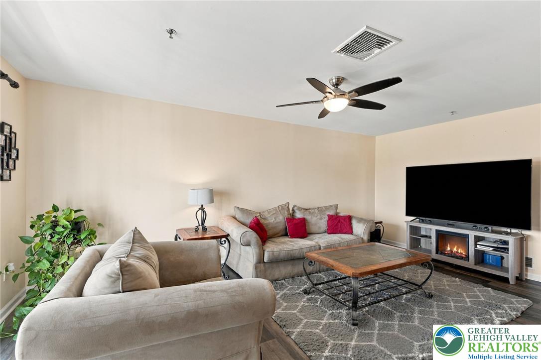 7120 Pioneer Drive