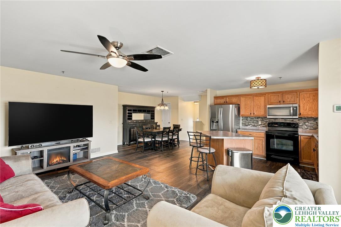 7120 Pioneer Drive