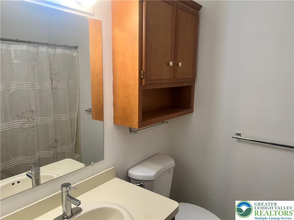 916 Cold Spring Road 4
