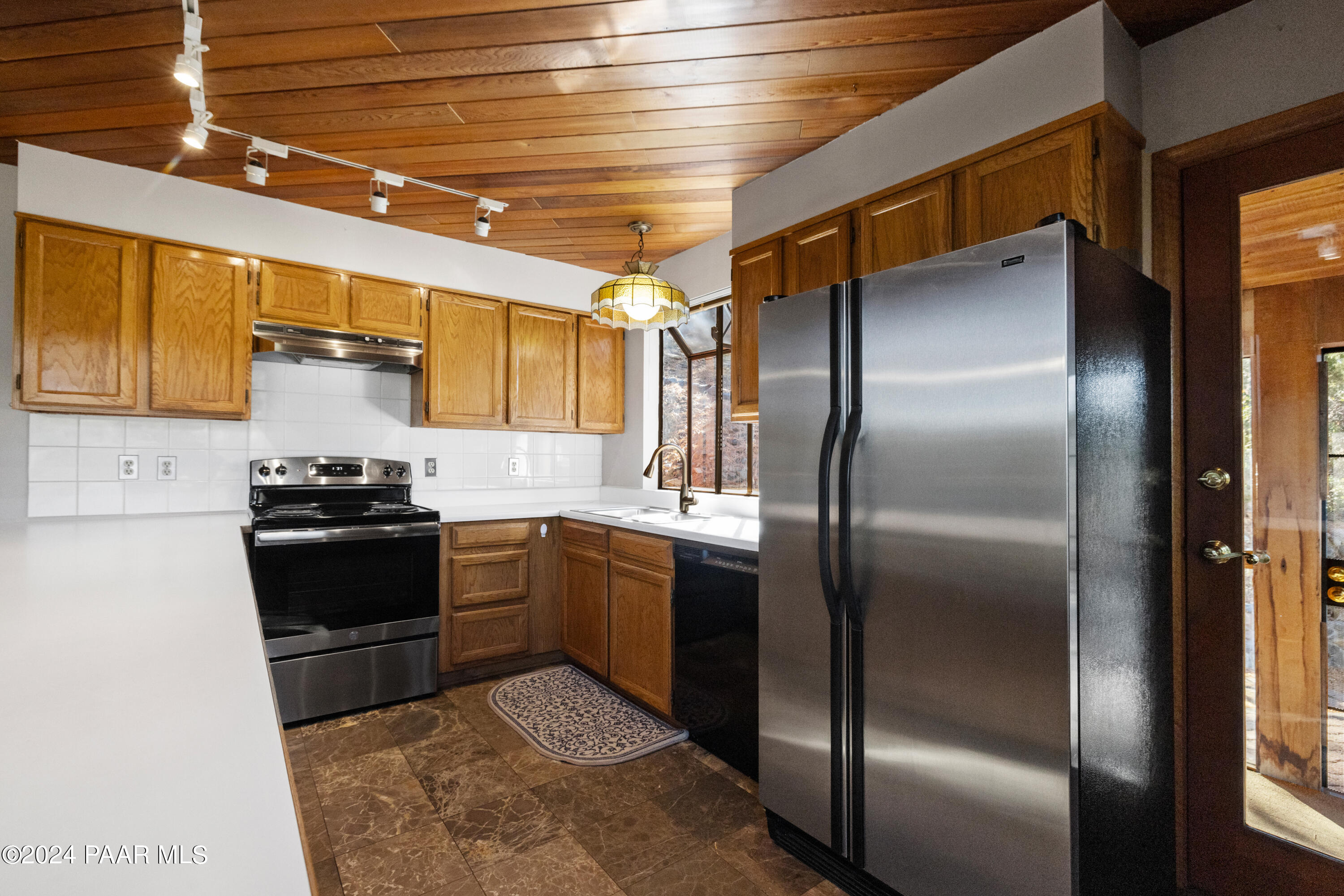 81 S Lynx Creek Road