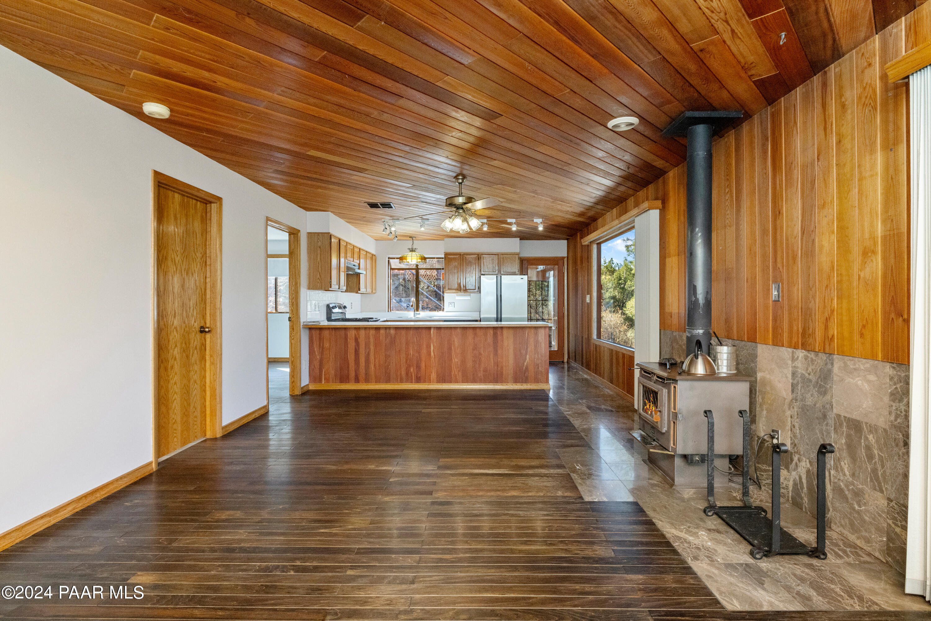 81 S Lynx Creek Road