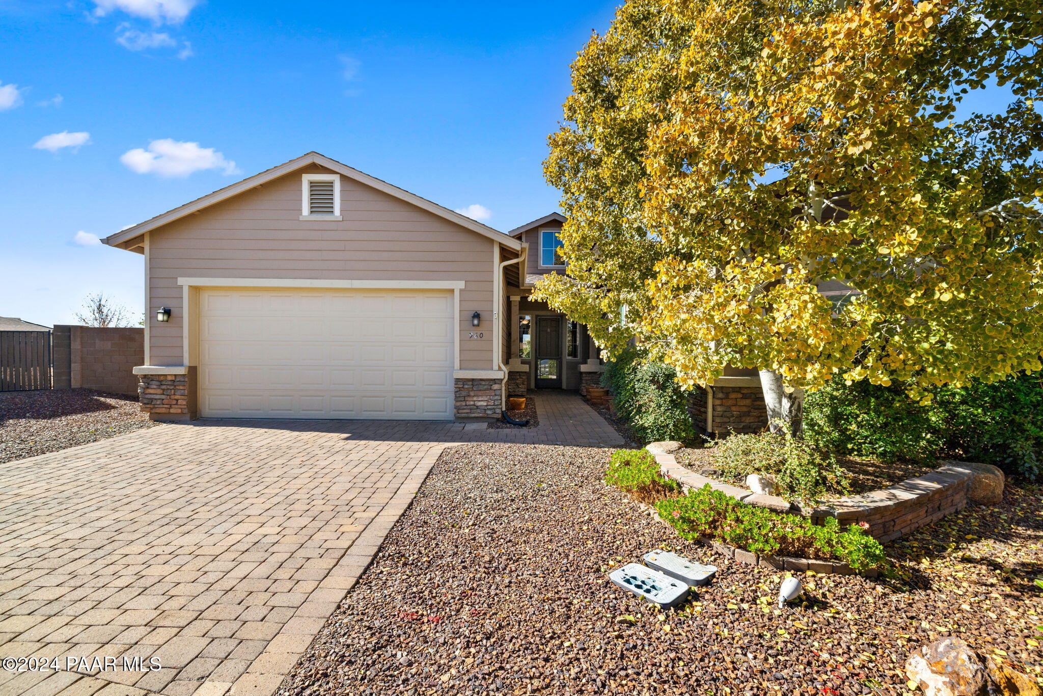 960 N Ceballos Court