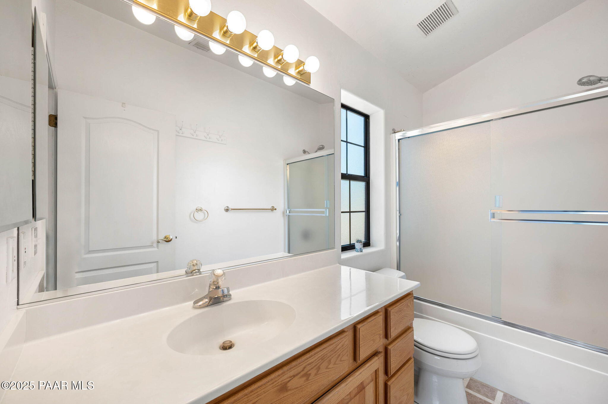 319 S Alarcon Street Unit: 2d