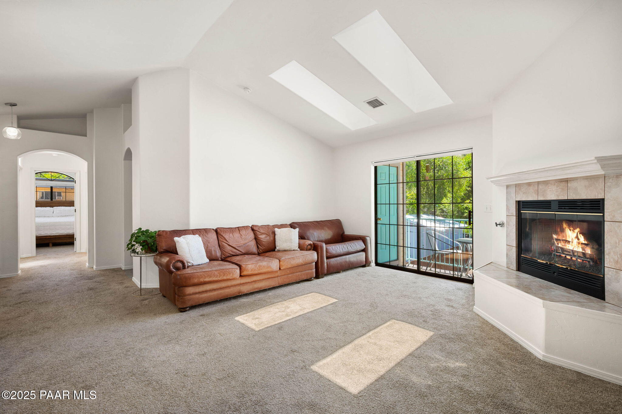 319 S Alarcon Street Unit: 2d