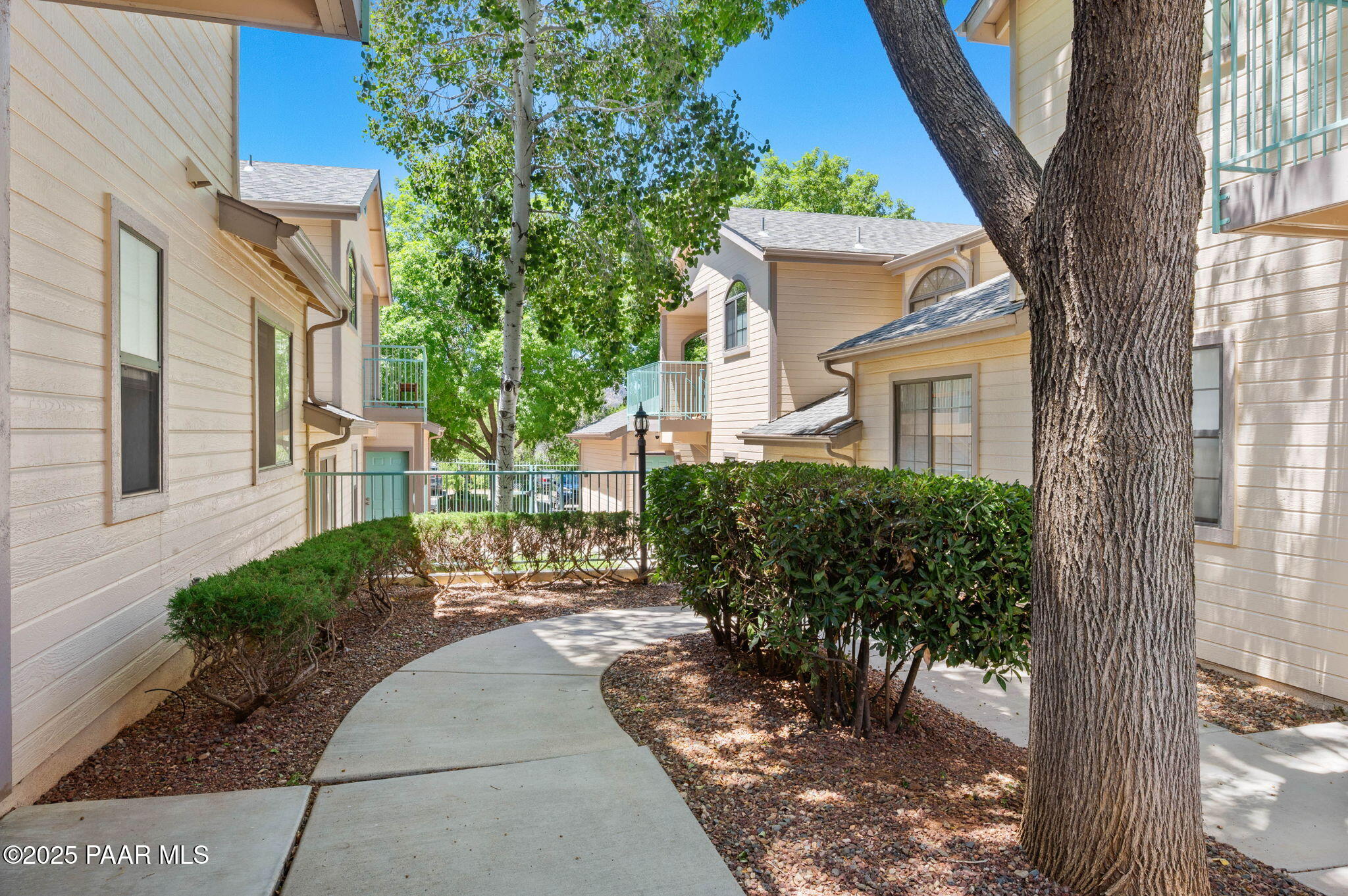 319 S Alarcon Street Unit: 2d