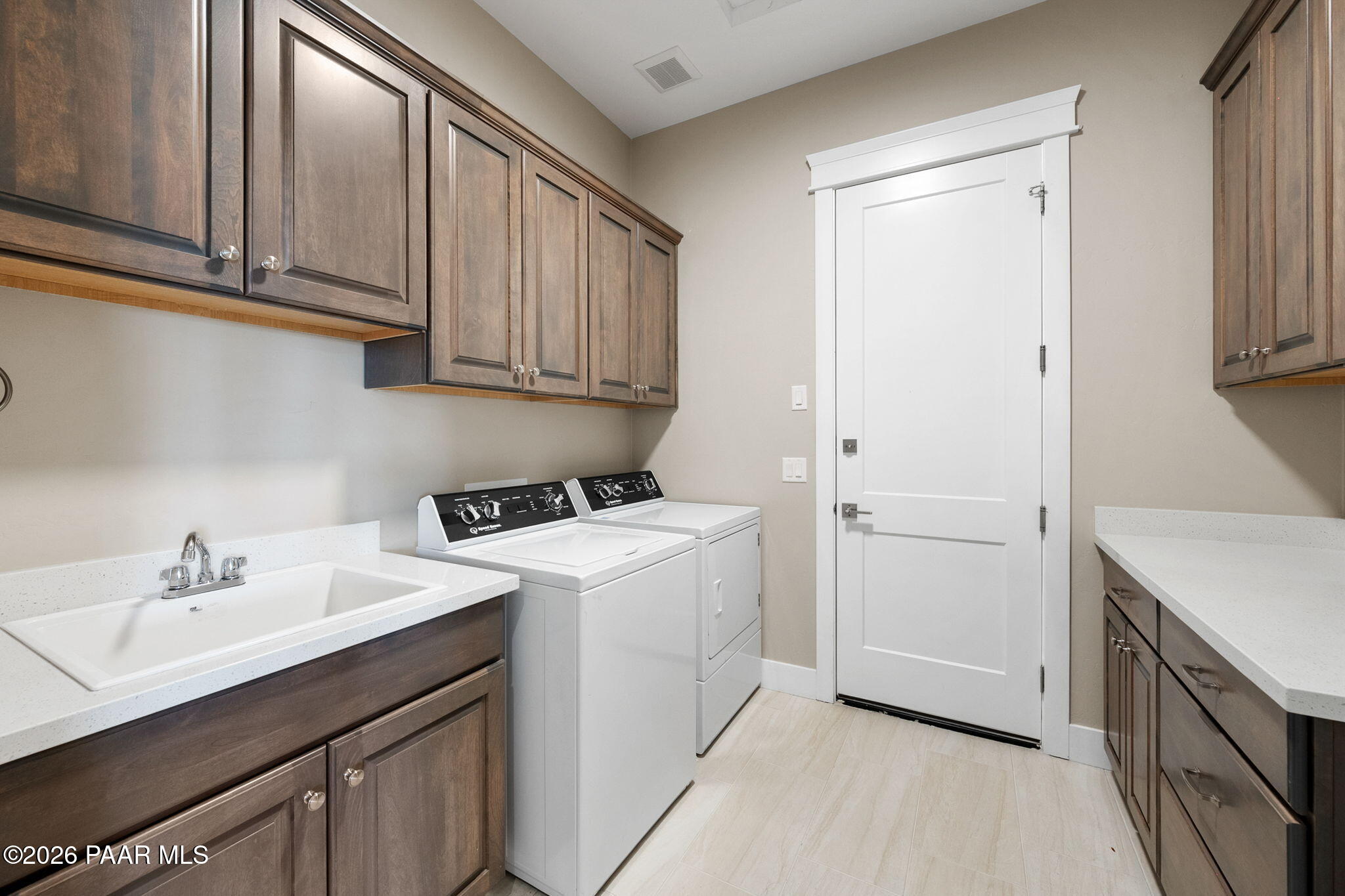 4601 E Cheshire Loop