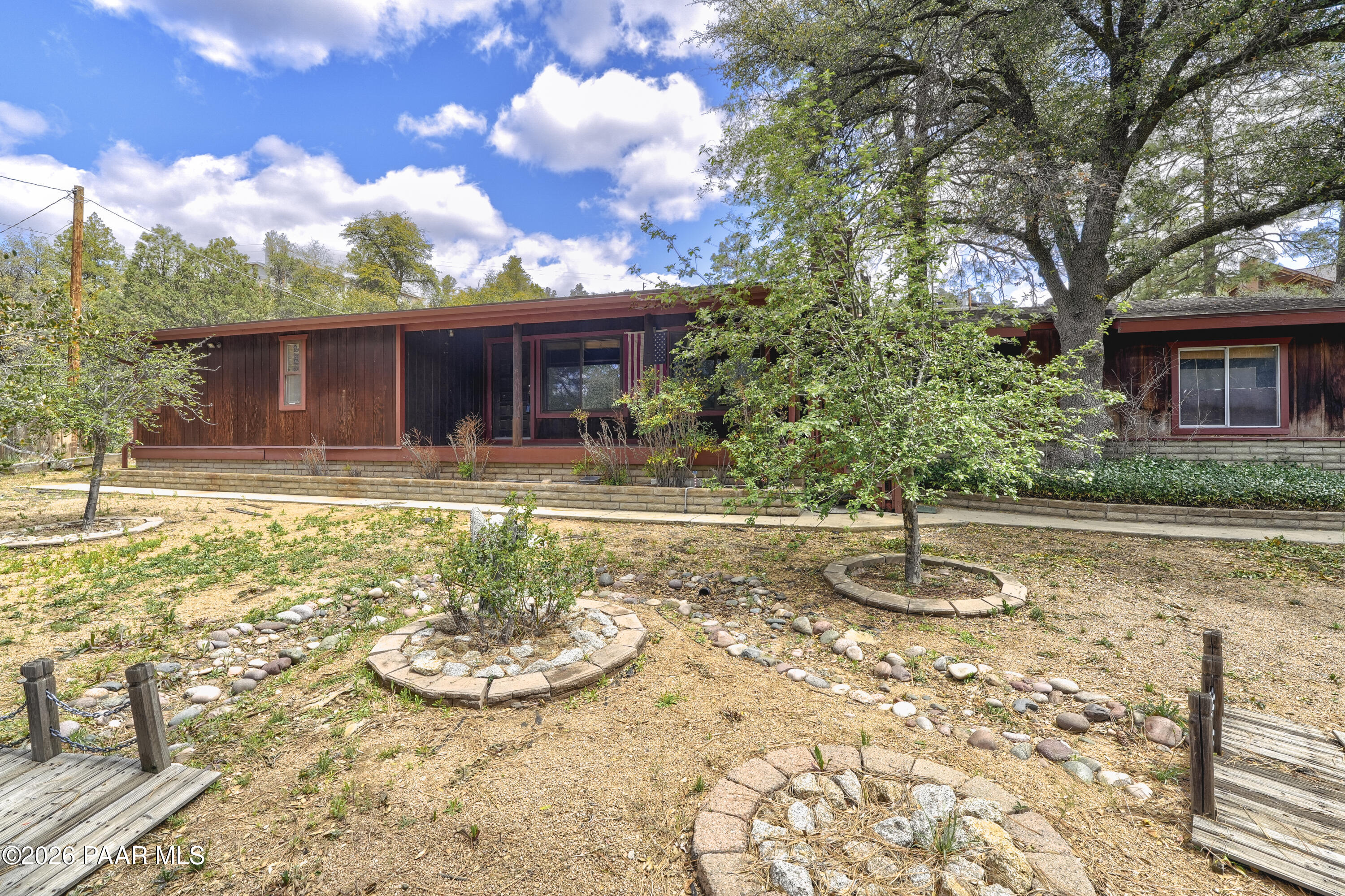 1506 W Sylvan Drive