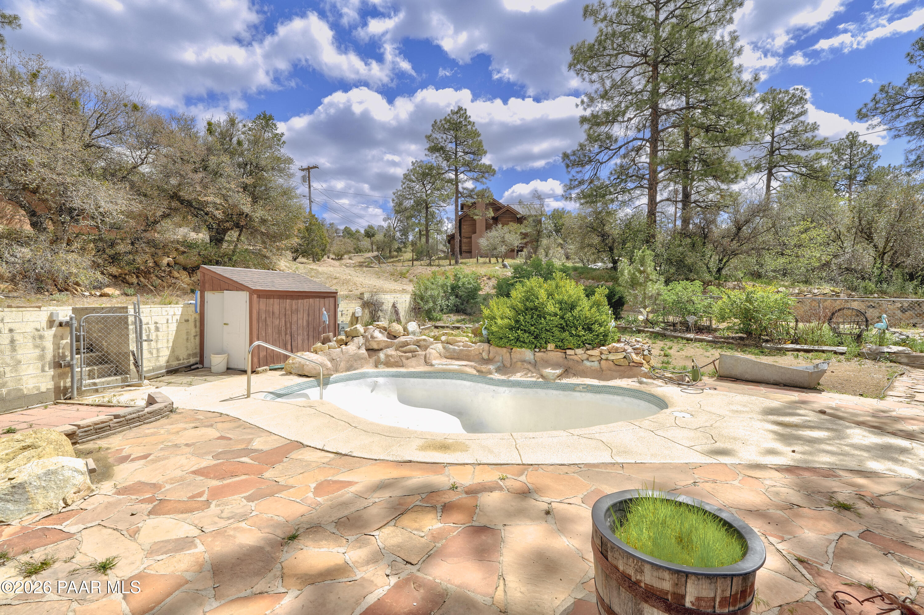 1506 W Sylvan Drive