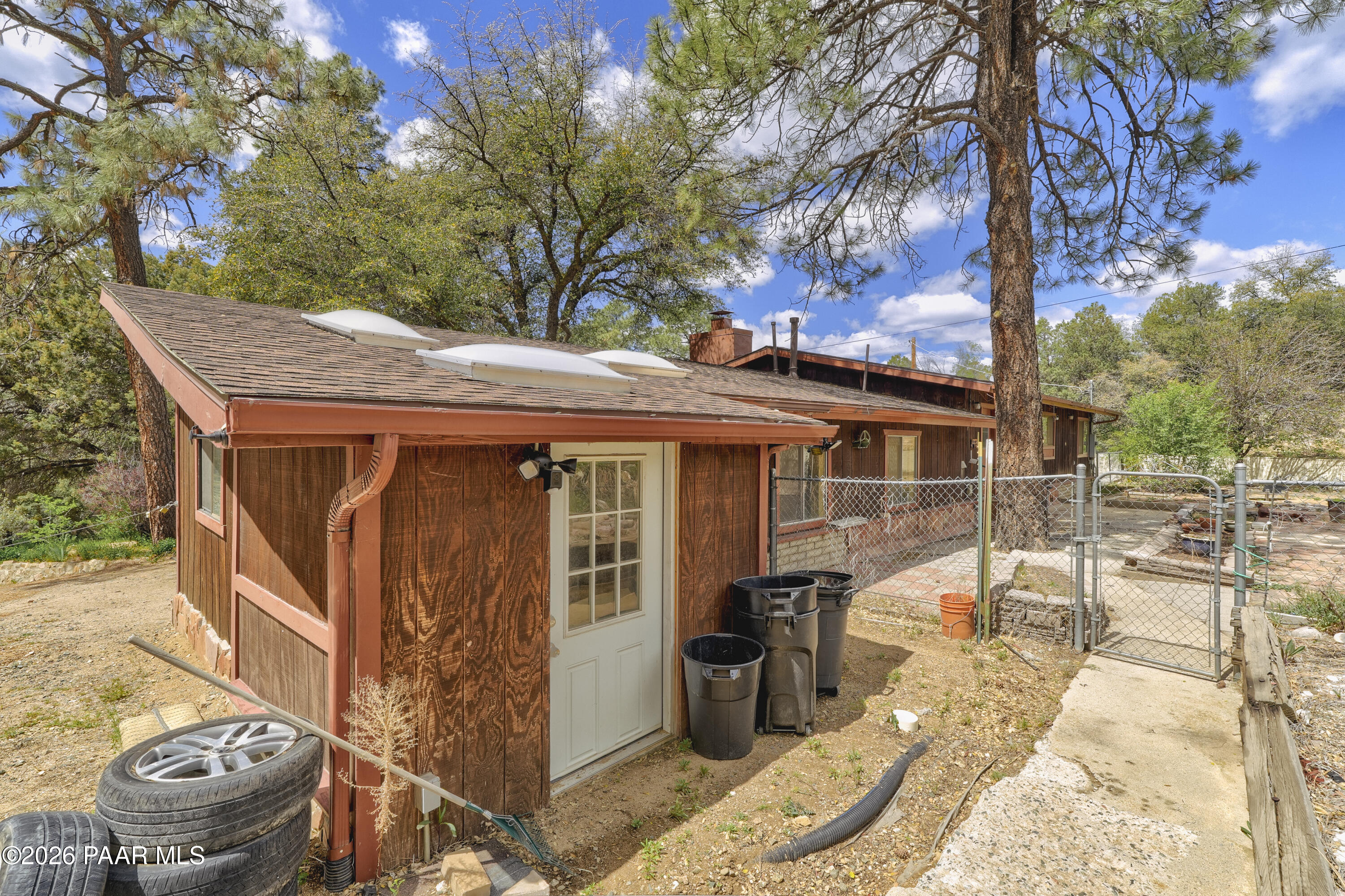1506 W Sylvan Drive