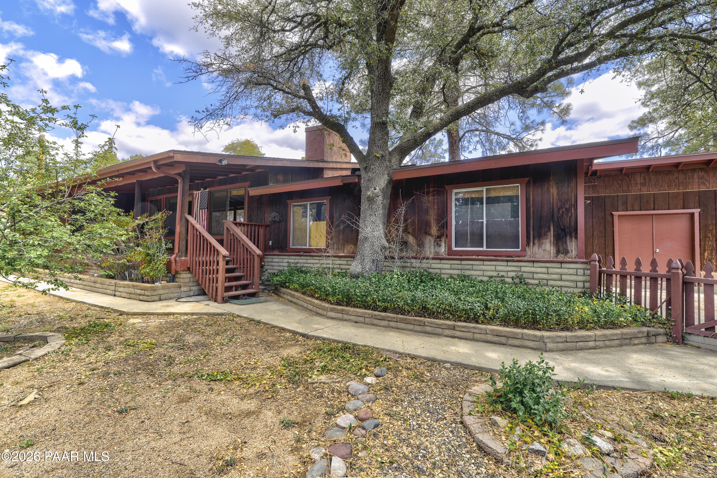 1506 W Sylvan Drive