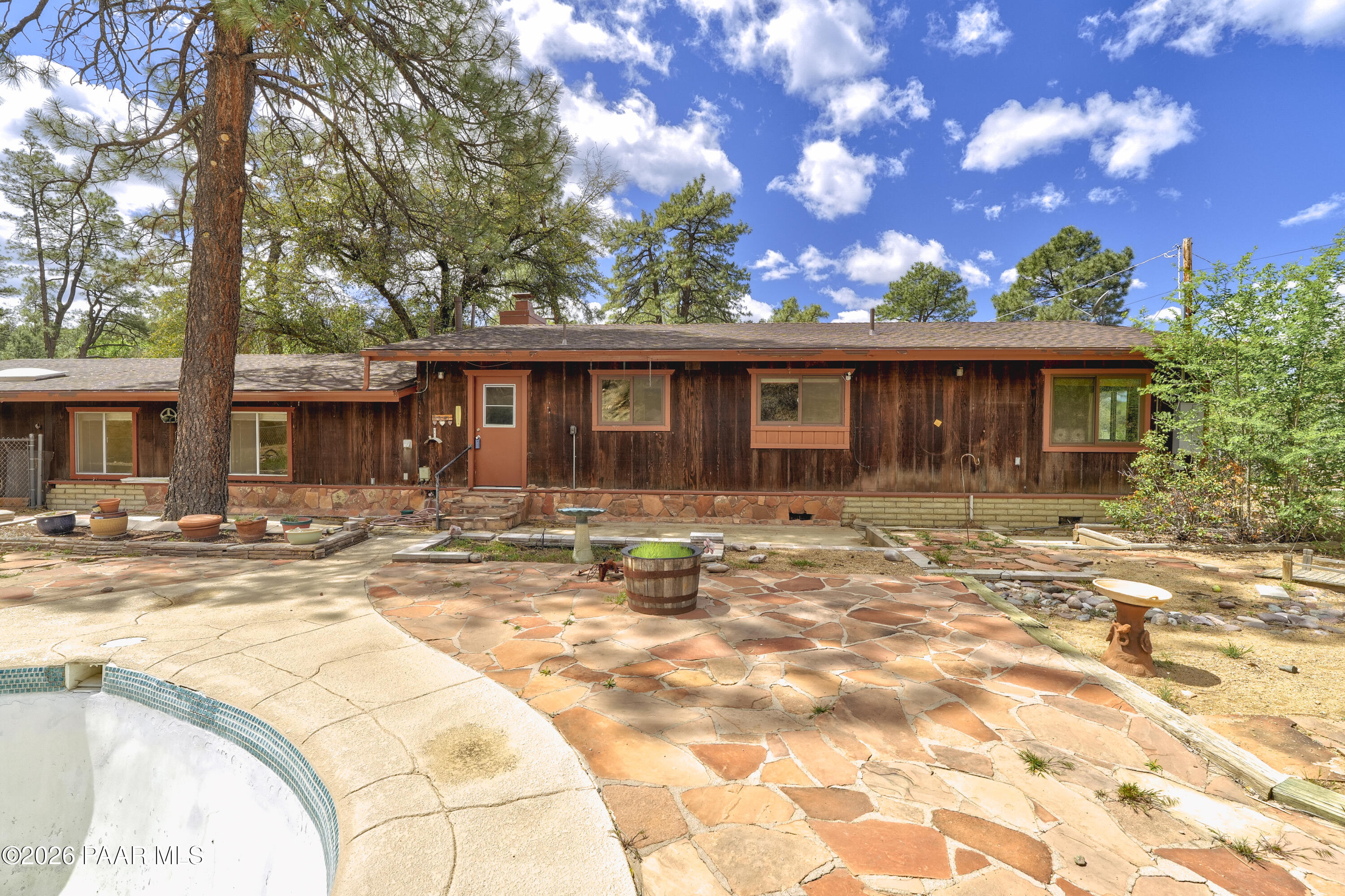 1506 W Sylvan Drive
