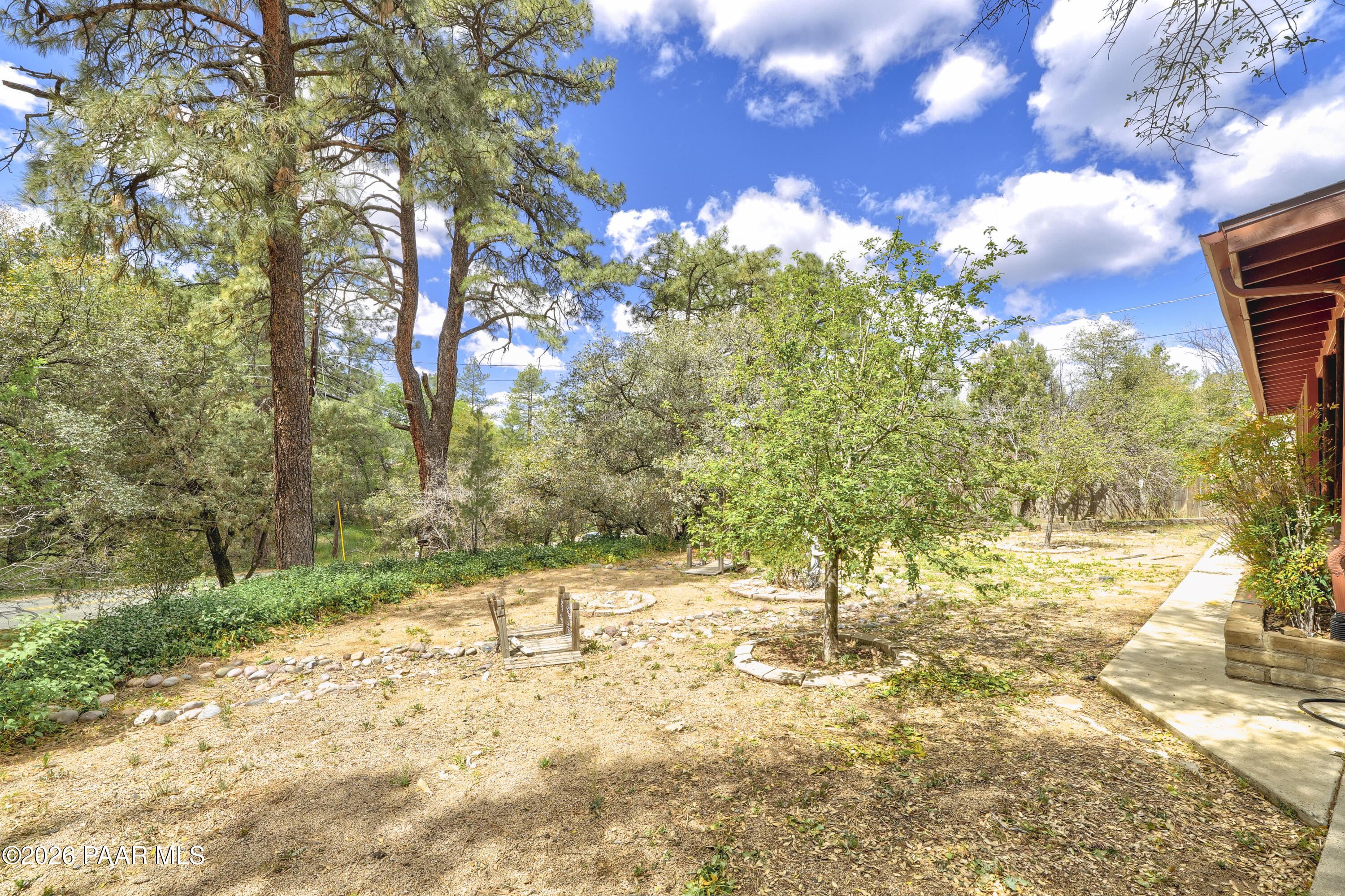 1506 W Sylvan Drive