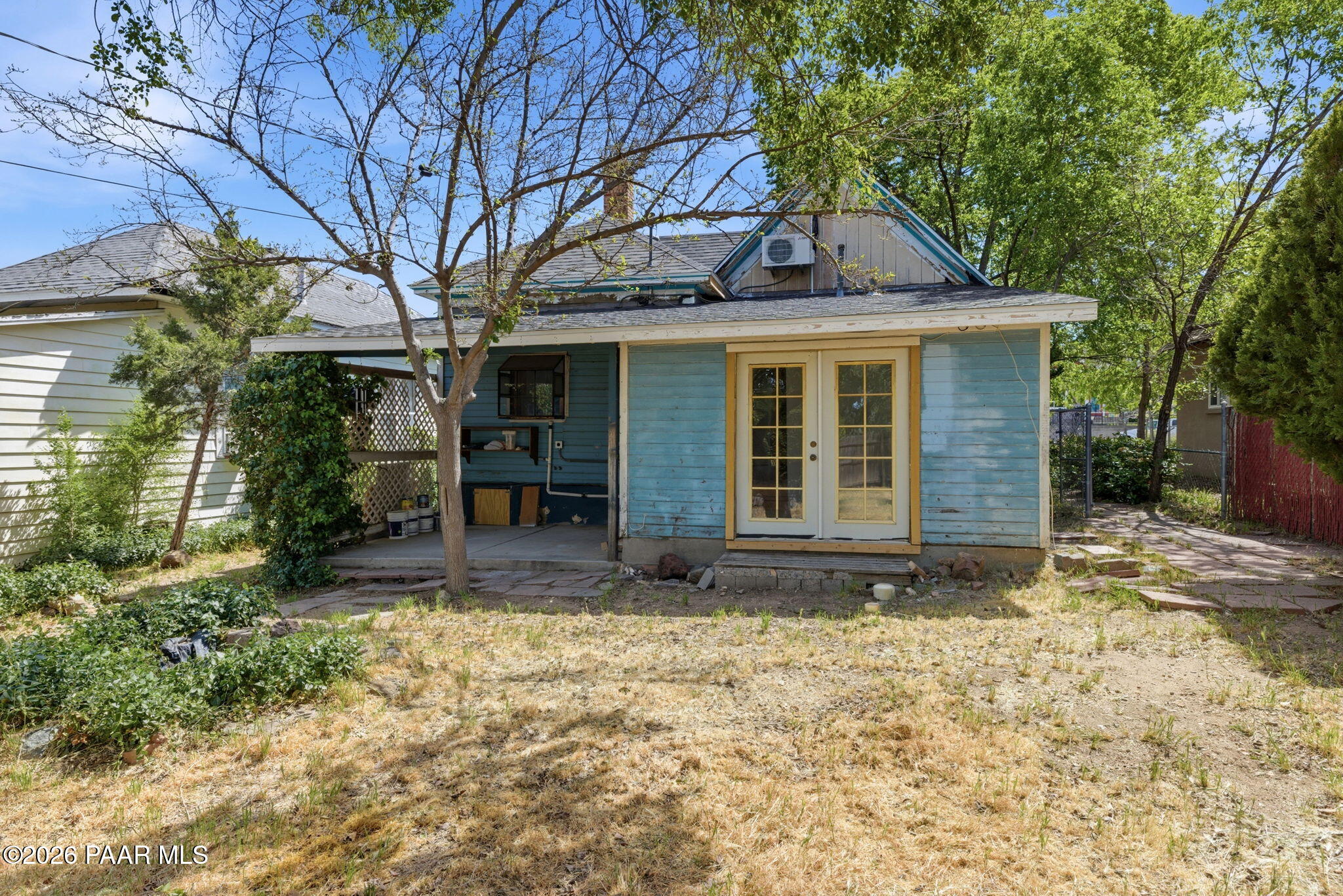 134 N Alarcon Street