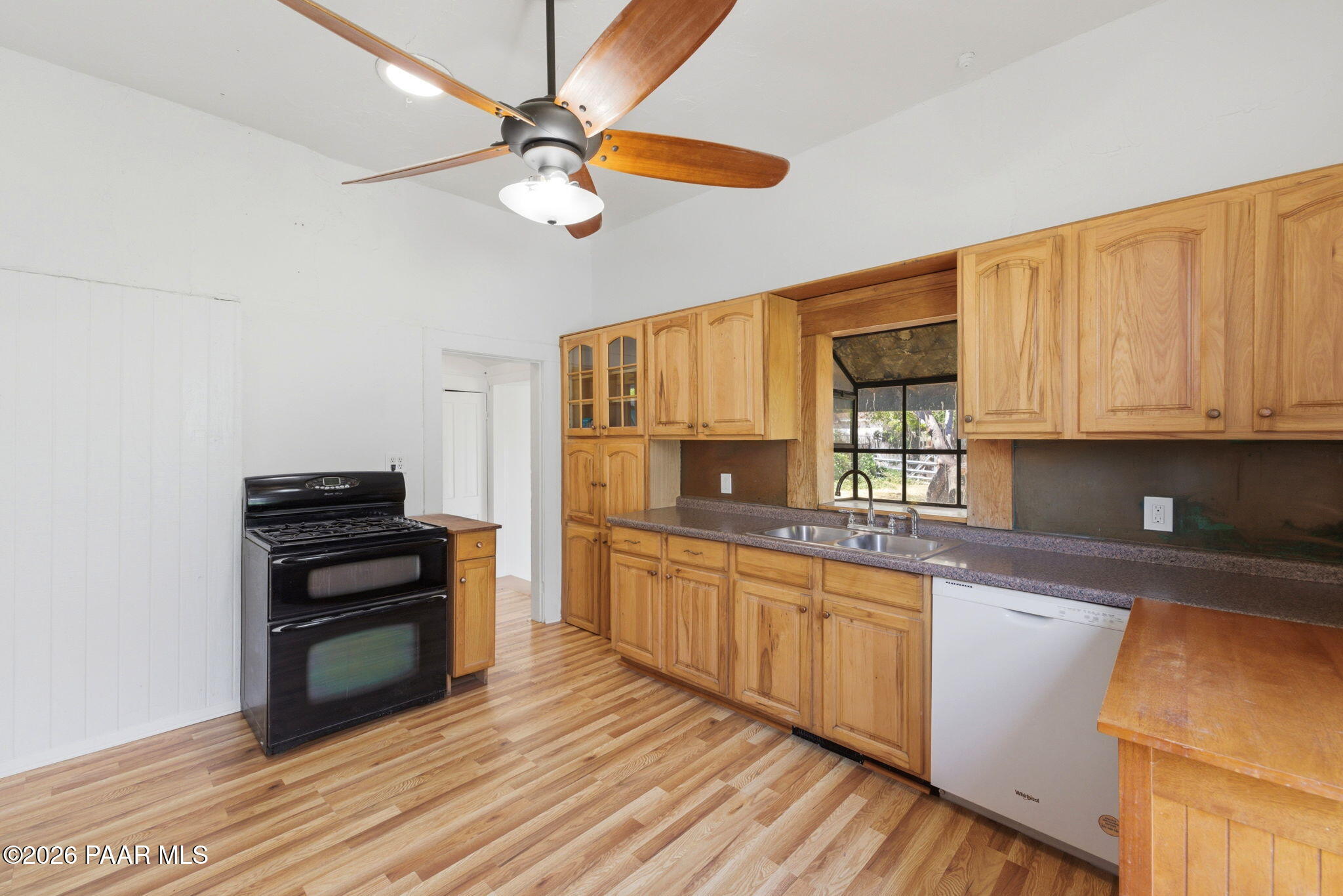 134 N Alarcon Street