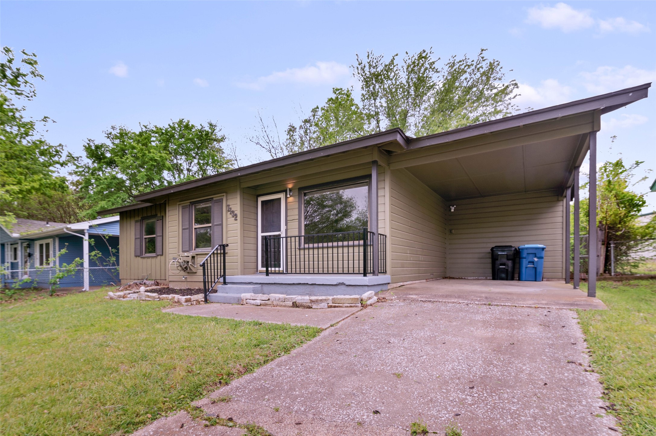 1132 Redbud