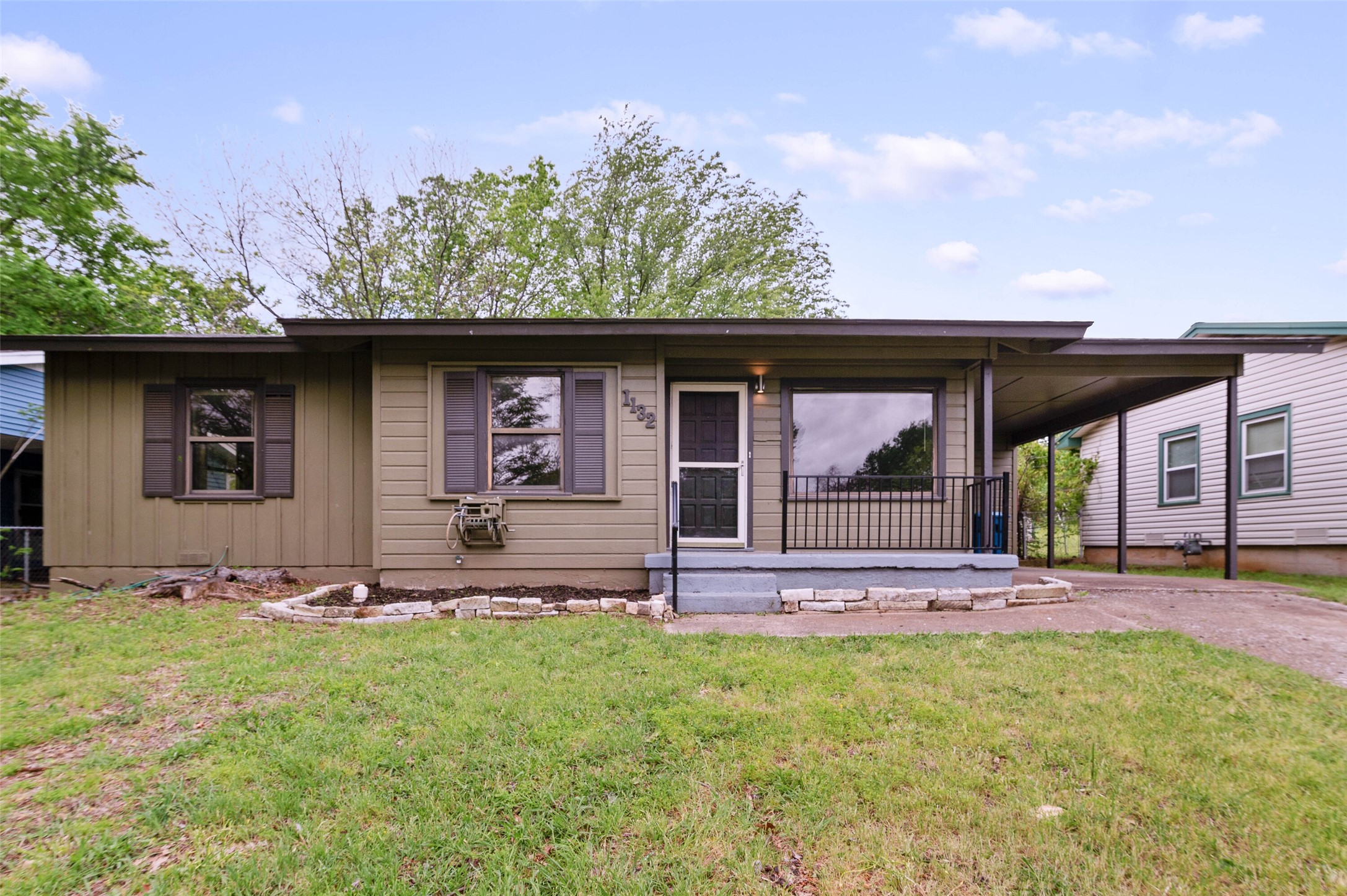 1132 Redbud