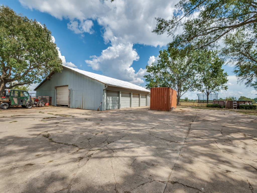 5734 NE County Road 1040