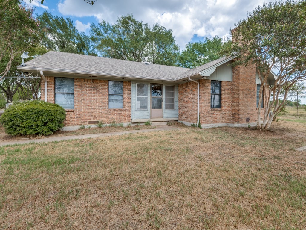 5734 NE County Road 1040