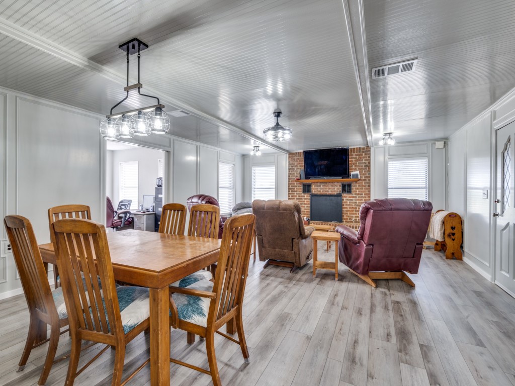5734 NE County Road 1040