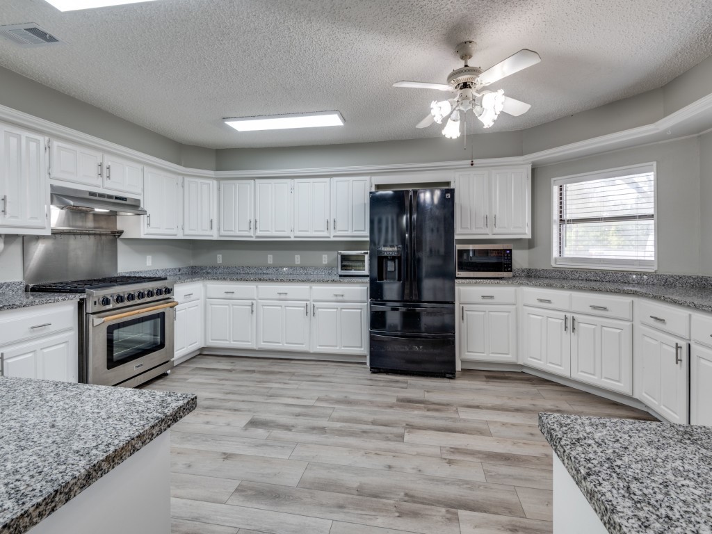 5734 NE County Road 1040