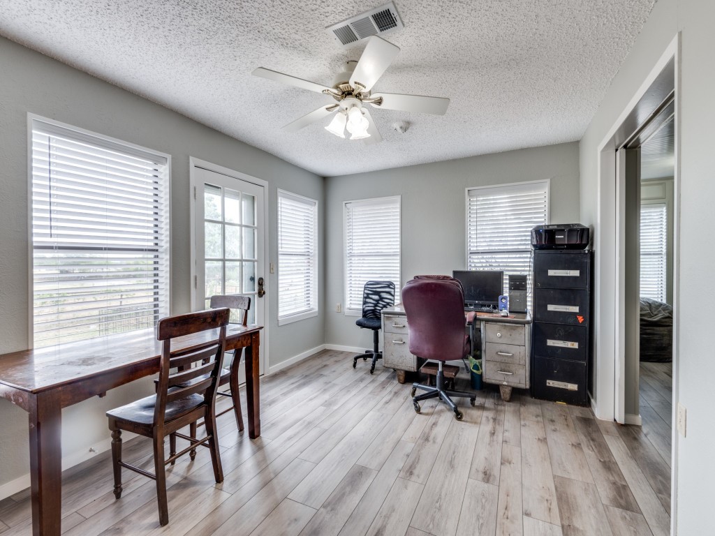 5734 NE County Road 1040