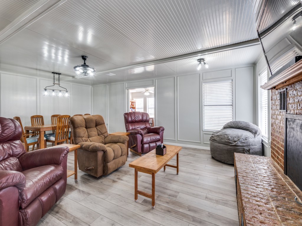 5734 NE County Road 1040