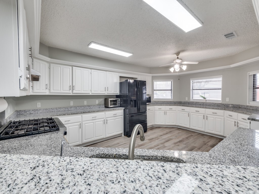 5734 NE County Road 1040