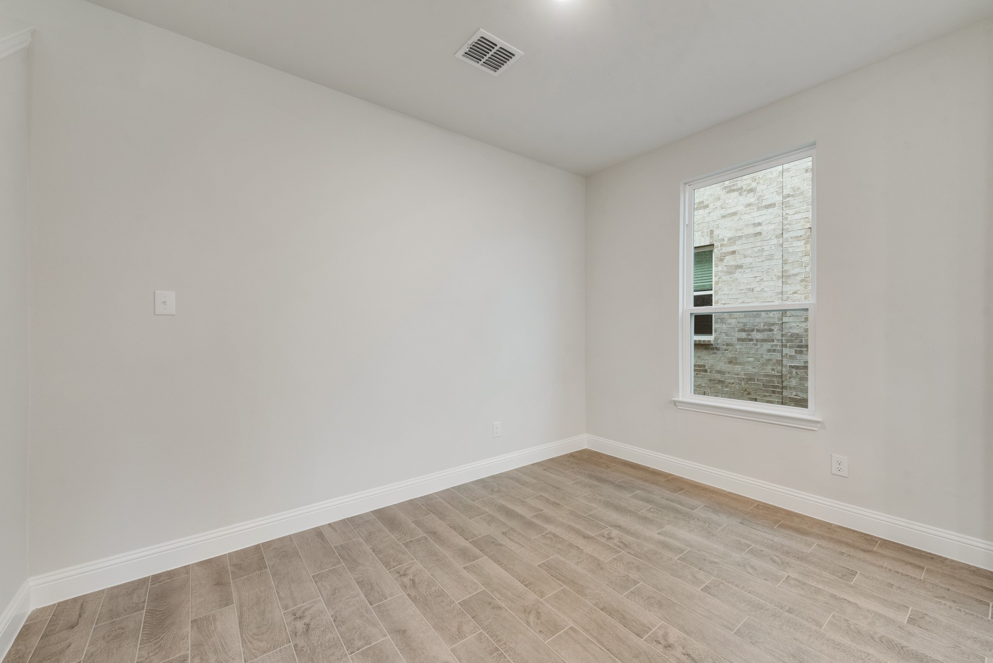 916 Santa Lucia