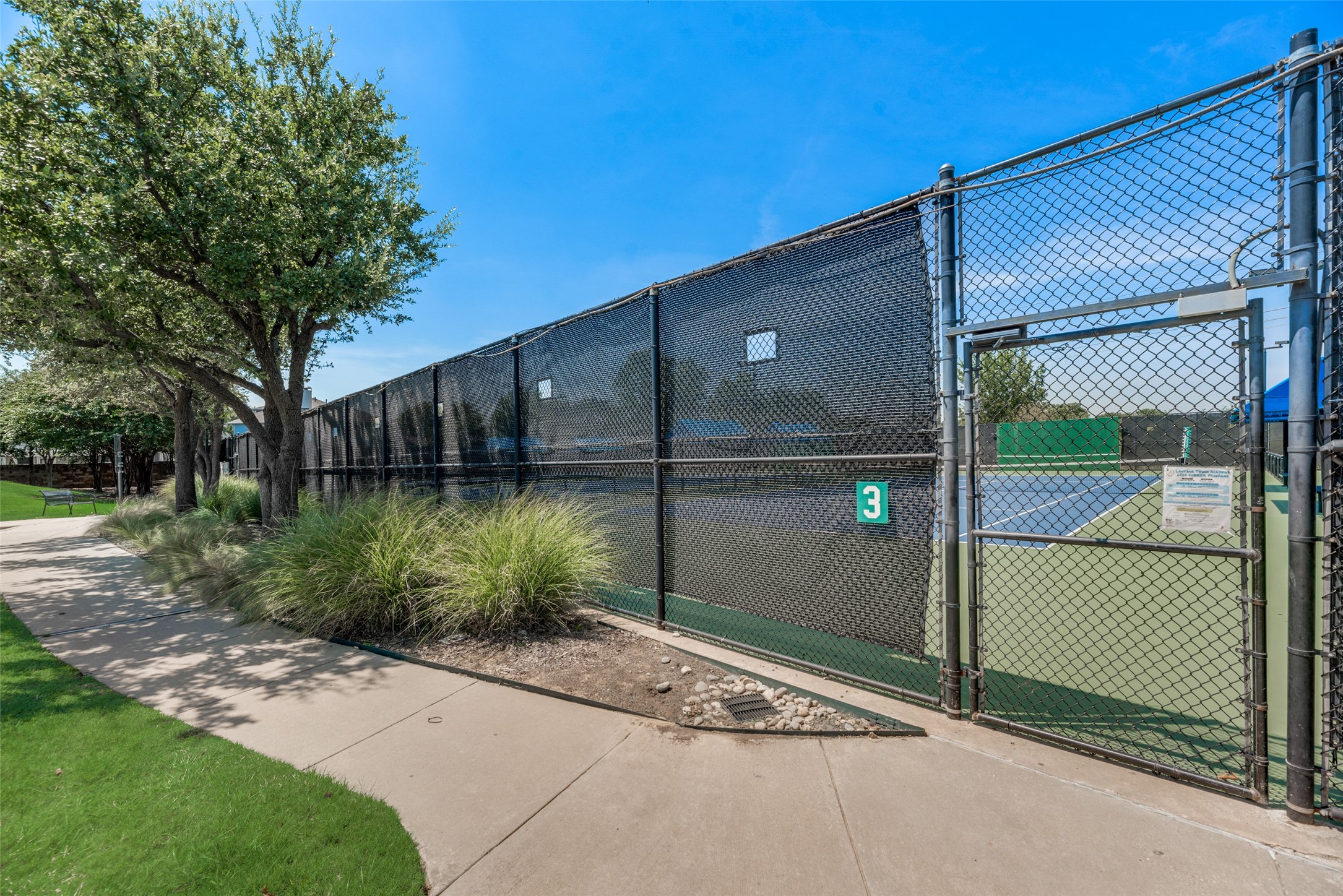 1231 Bonham Parkway