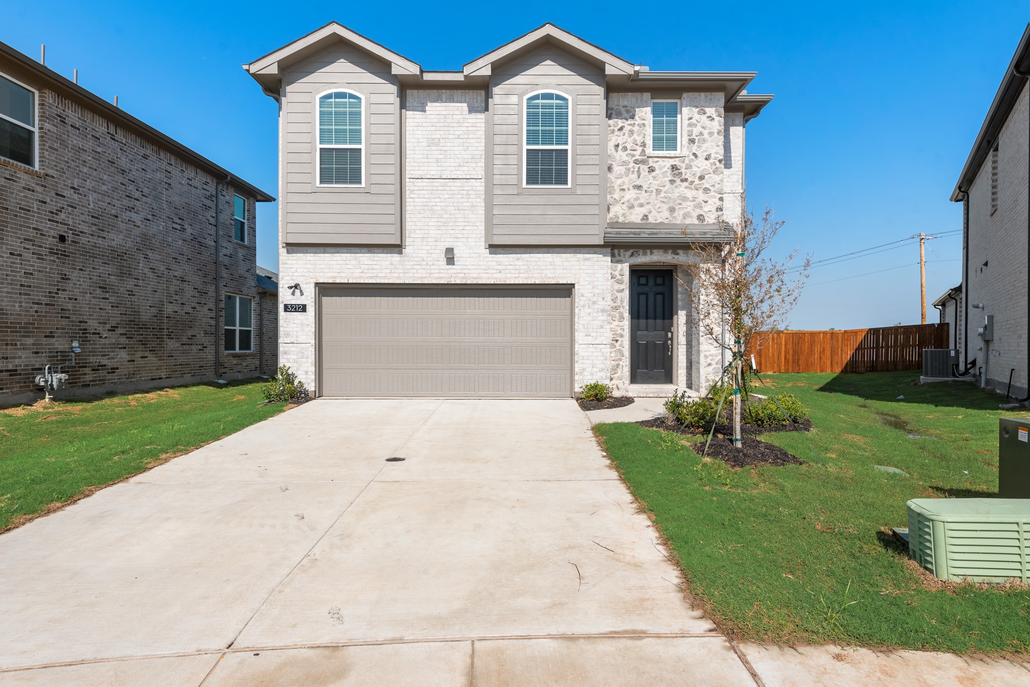 3212 Lucia Way