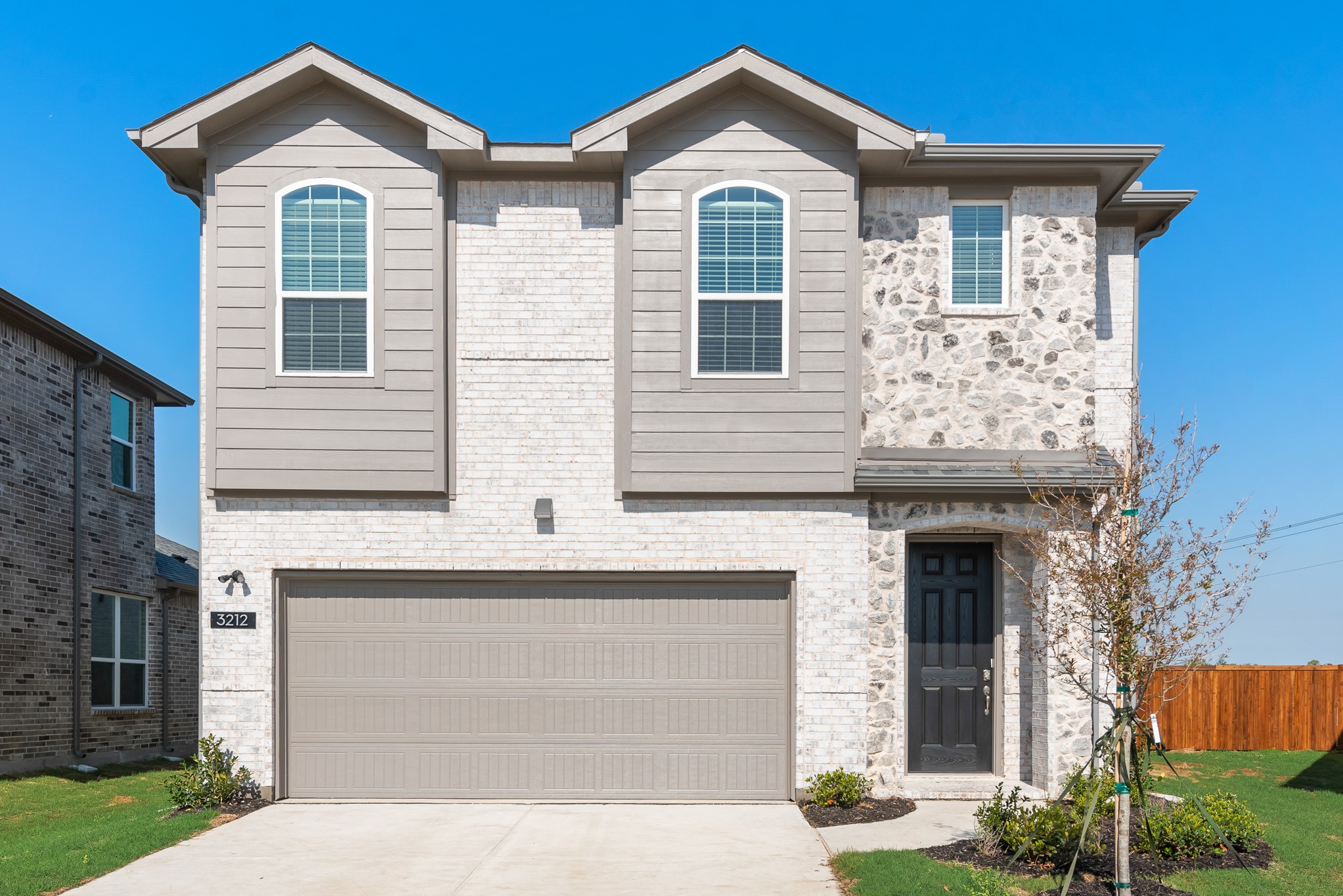 3212 Lucia Way