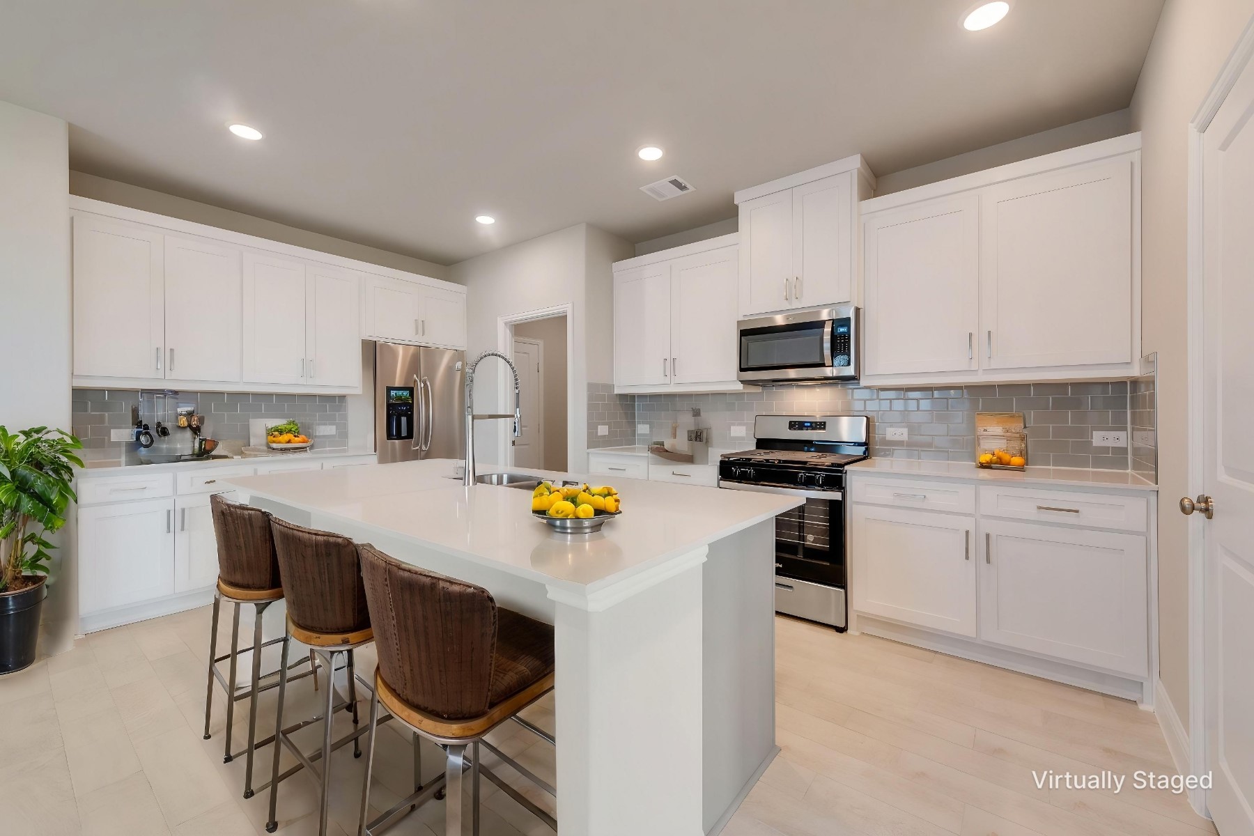 3212 Lucia Way