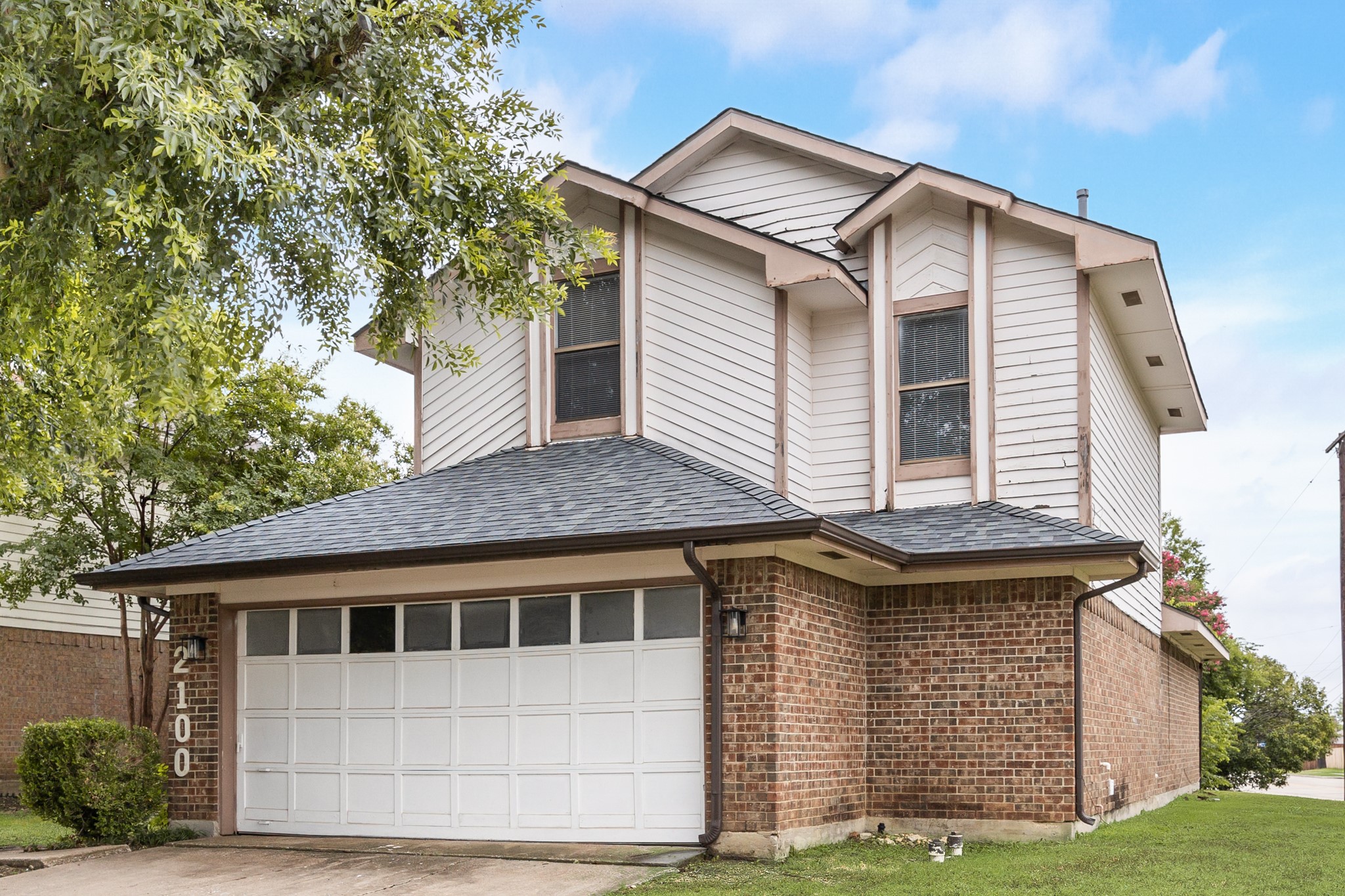 2100 Stradivarius Lane
