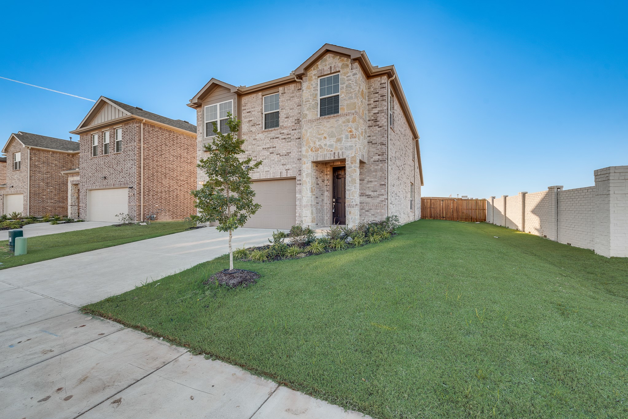 3016 Isla Terrace
