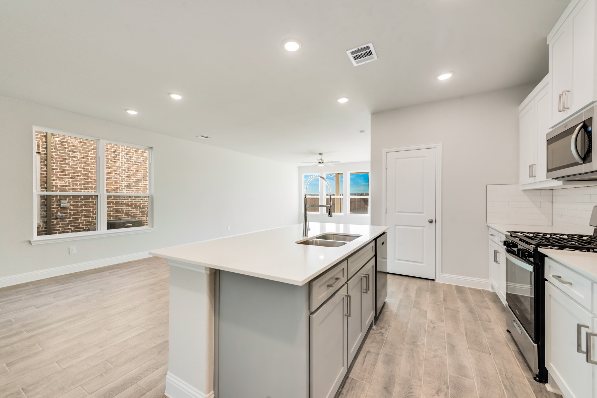 3206 Lucia Way