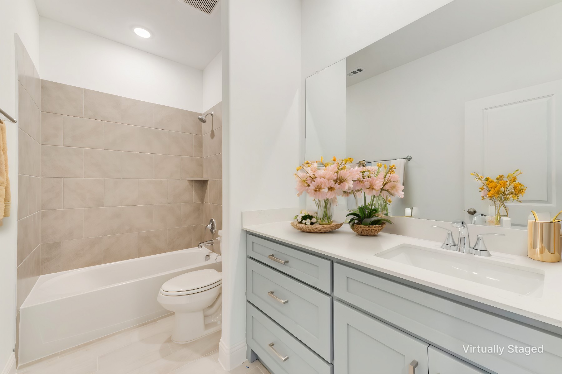 3107 Lucia Way