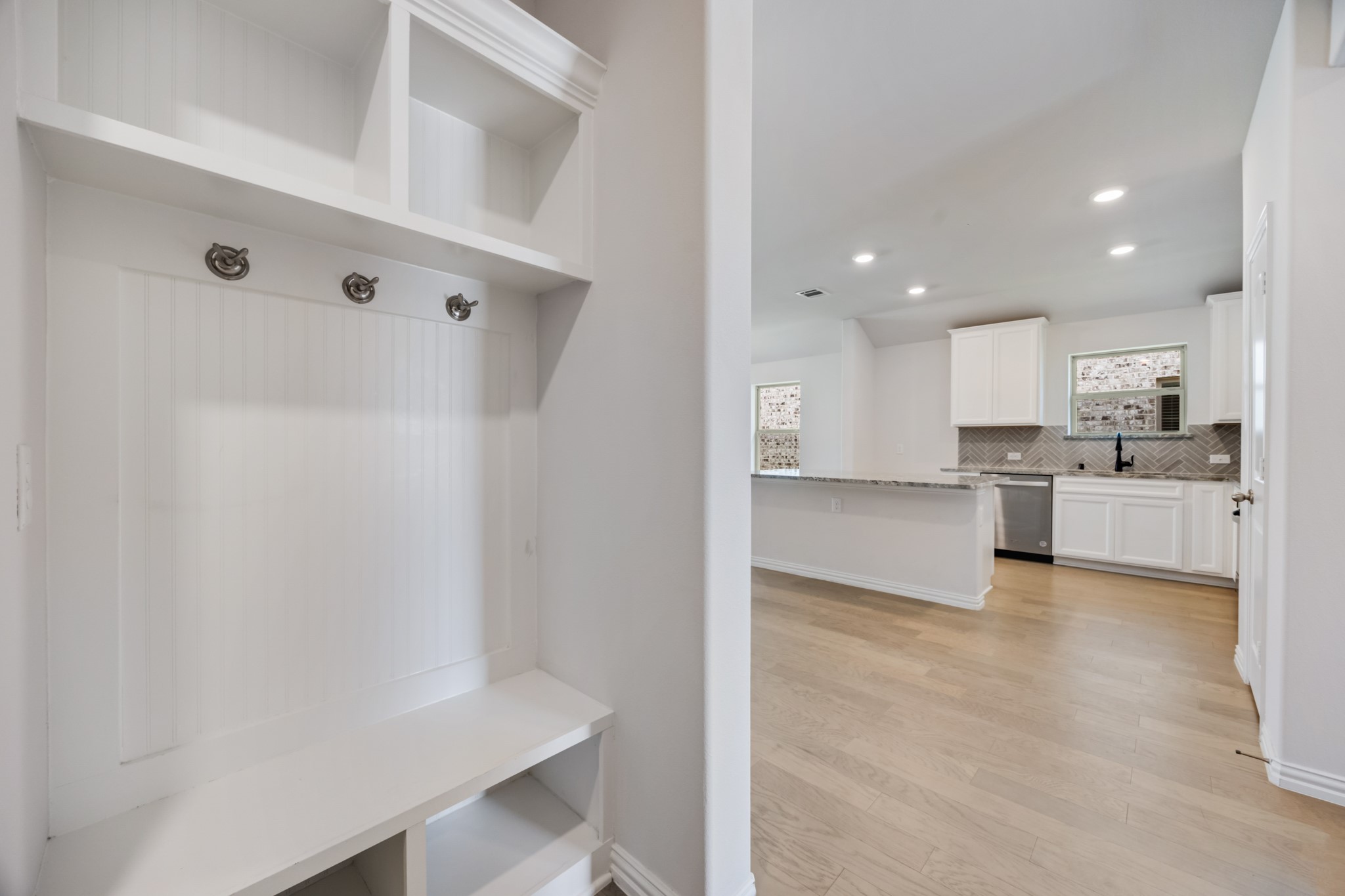1906 Sandpiper Way